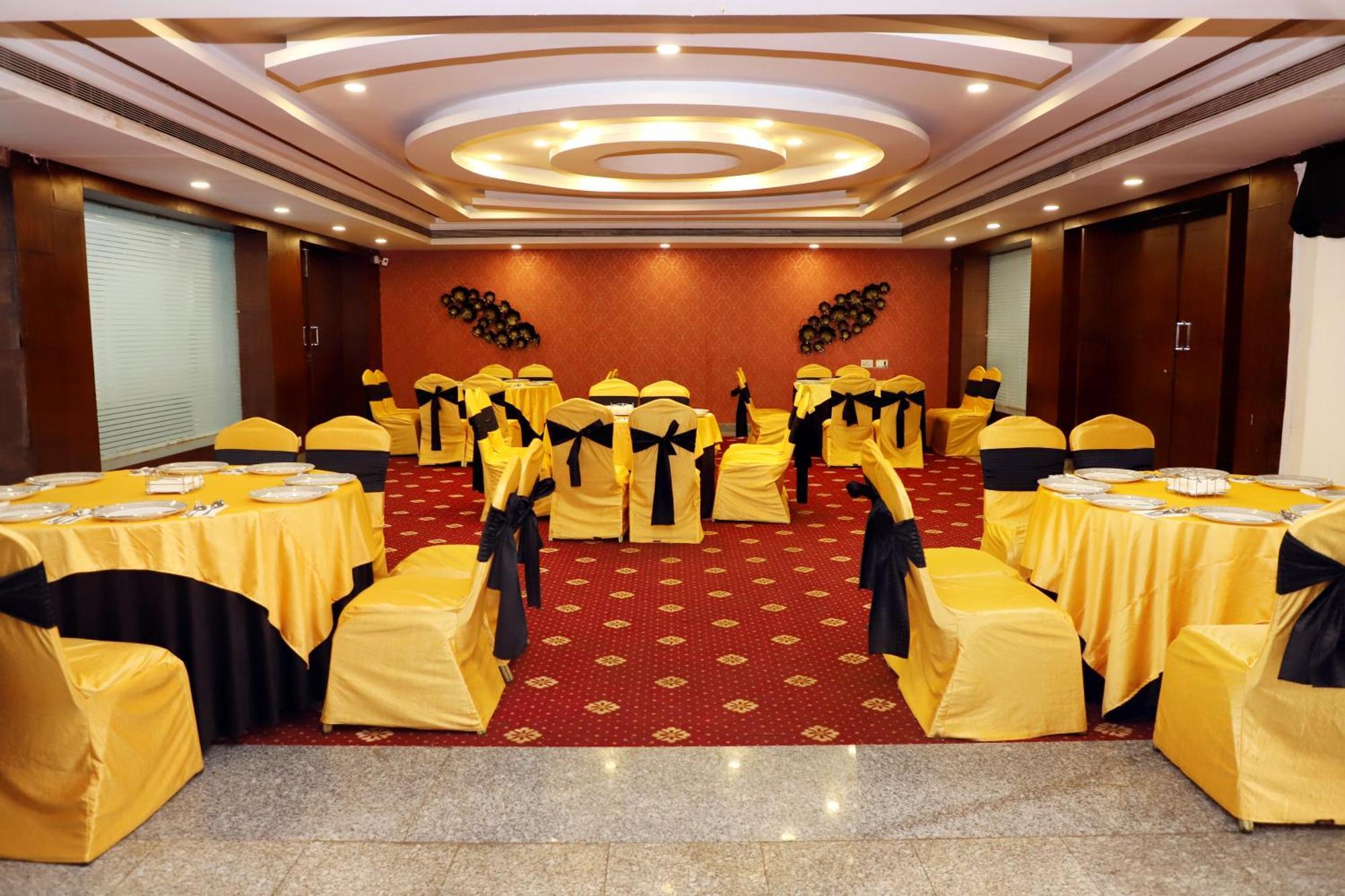 Jalsa Hotel & Banquets,Indore Exterior photo